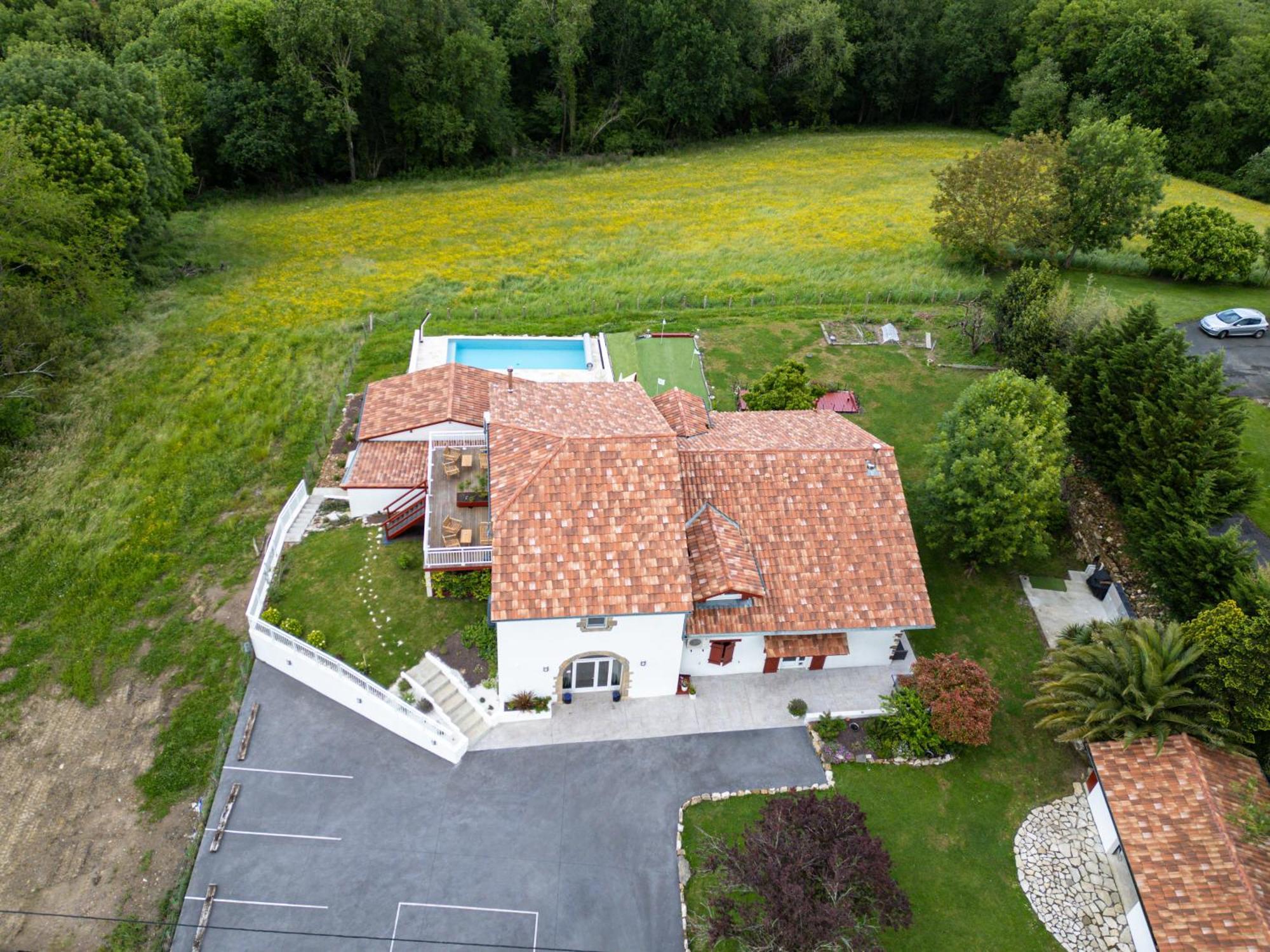 Bed & Breakfast Perbos 1556 La Bastide-Clairence Buitenkant foto